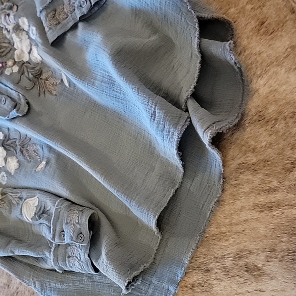 Kyla Seo - The Pia Blouse - Picture 6 of 9